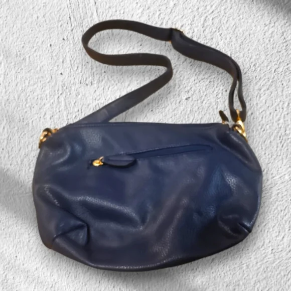 Crossbody Leather Bag.Classic Design. - Picture 2 of 6